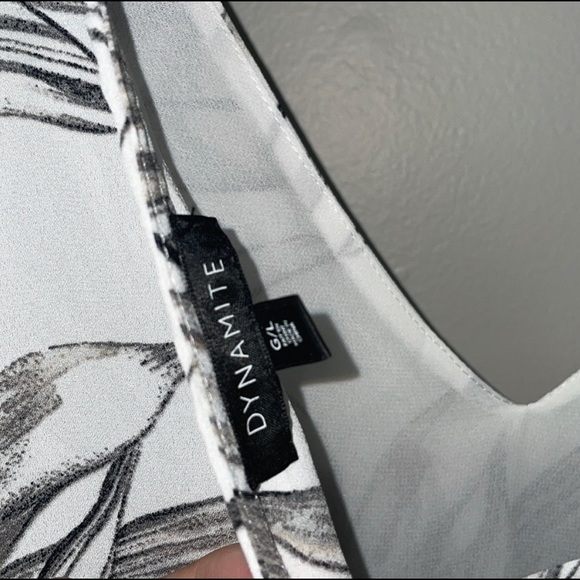 Open Back Floral Dynamite Blouse - Picture 5 of 5